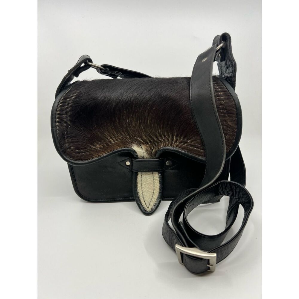 Carriel El Tradicional Columbian Traditional Leather And Calf Fur Crossbody